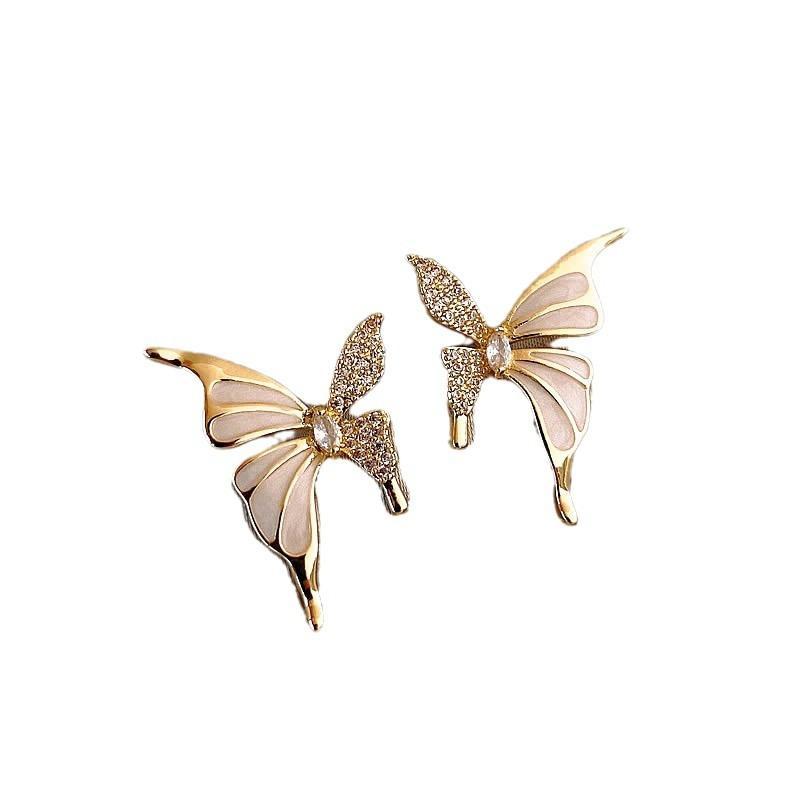 BUTTERFLY DESIGN EARRINGS.